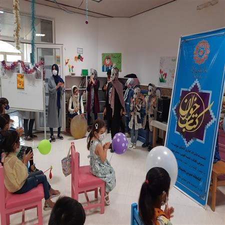 اجرای نمایش در جشن روز ادبیات کودک